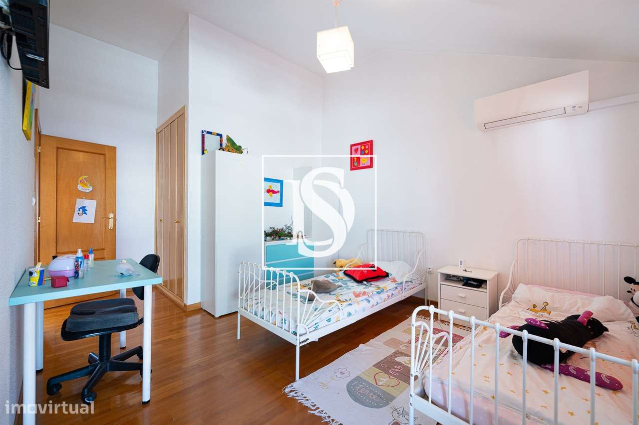 MAGNIFICO T4 DUPLEX URBANIZAÇÃO FONTE DA PRATA-39