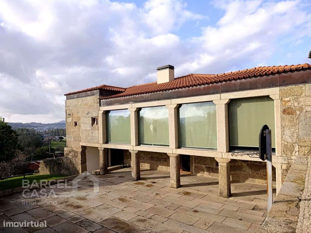 Moradia T4 em pedra, com piscina em Airó - Barcelos-8