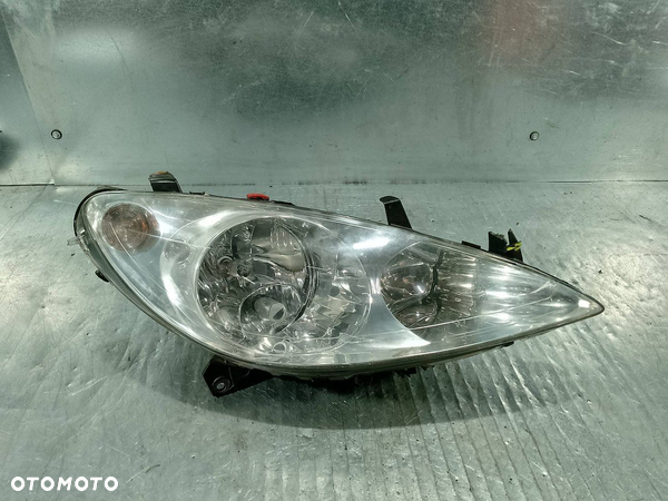 LAMPA PRAWA PRZÓD PEUGEOT 307 088035 HATCHBACK - 1