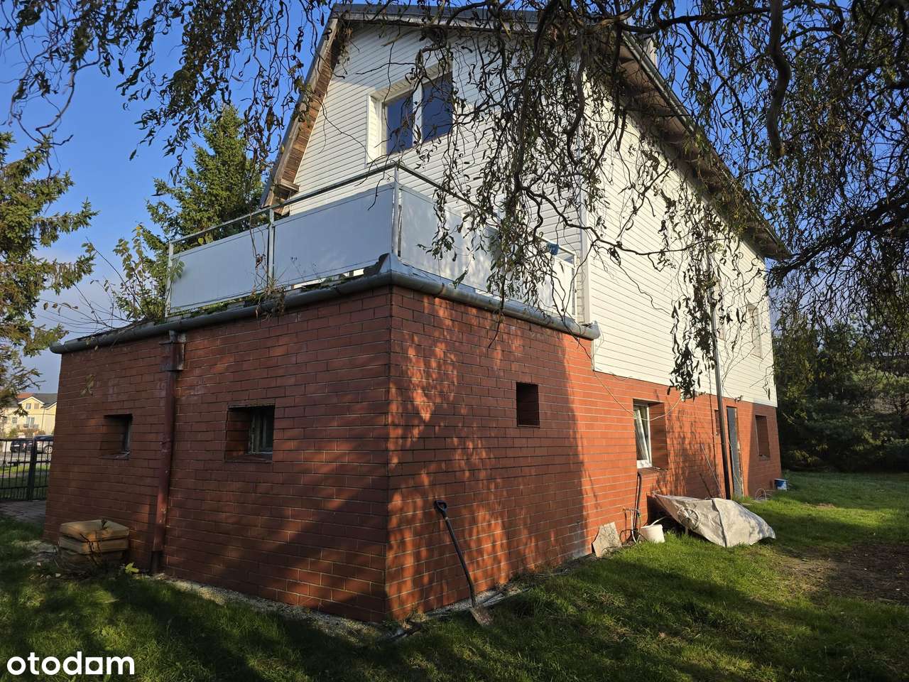 Wolnostojący dom w bardzo dobrej lokalizacji!-6