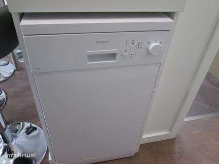 T1 Porto Centro - Mobilado e Equipado Metro São Bento - Grande imagem: 4/19