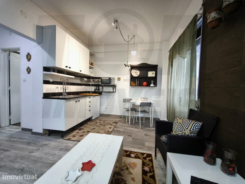 Apartamento T3 convertido num T2- Remodelado - Centro de Tomar - 16... - Grande imagem: 1/21