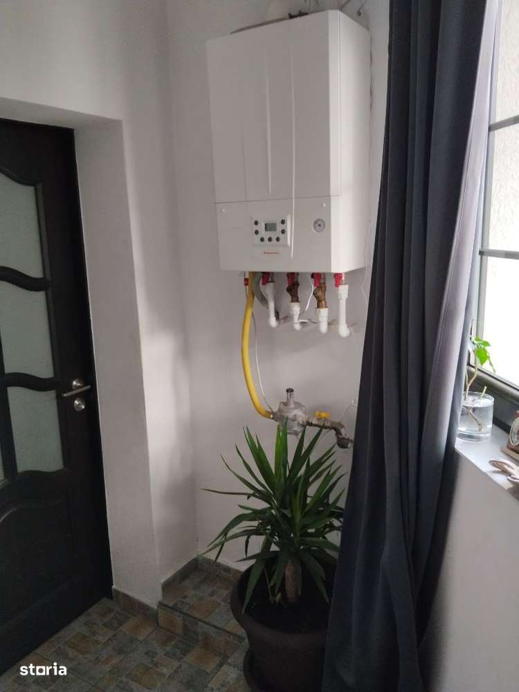 Casă de vânzare, Sebes Alba,zona Clasic, liniștită,vecini de treabă. - Imagine principală: 3/8