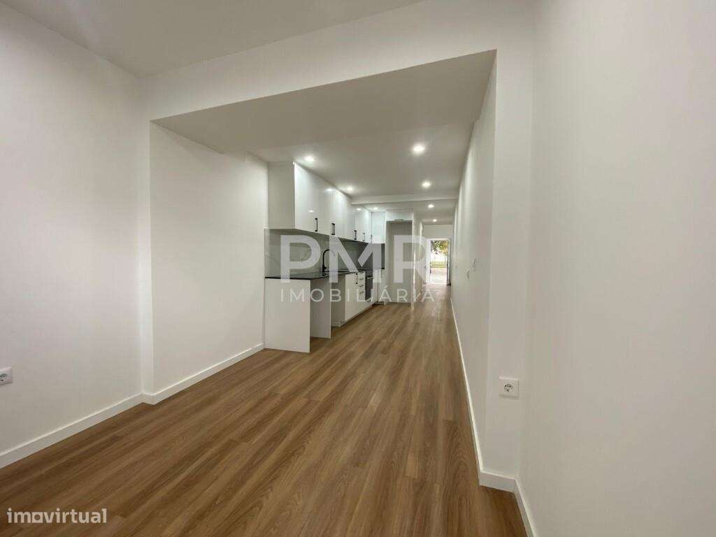 Moradia T2 no Centro de Benavente com Logradouro, totalmente remodelad-14