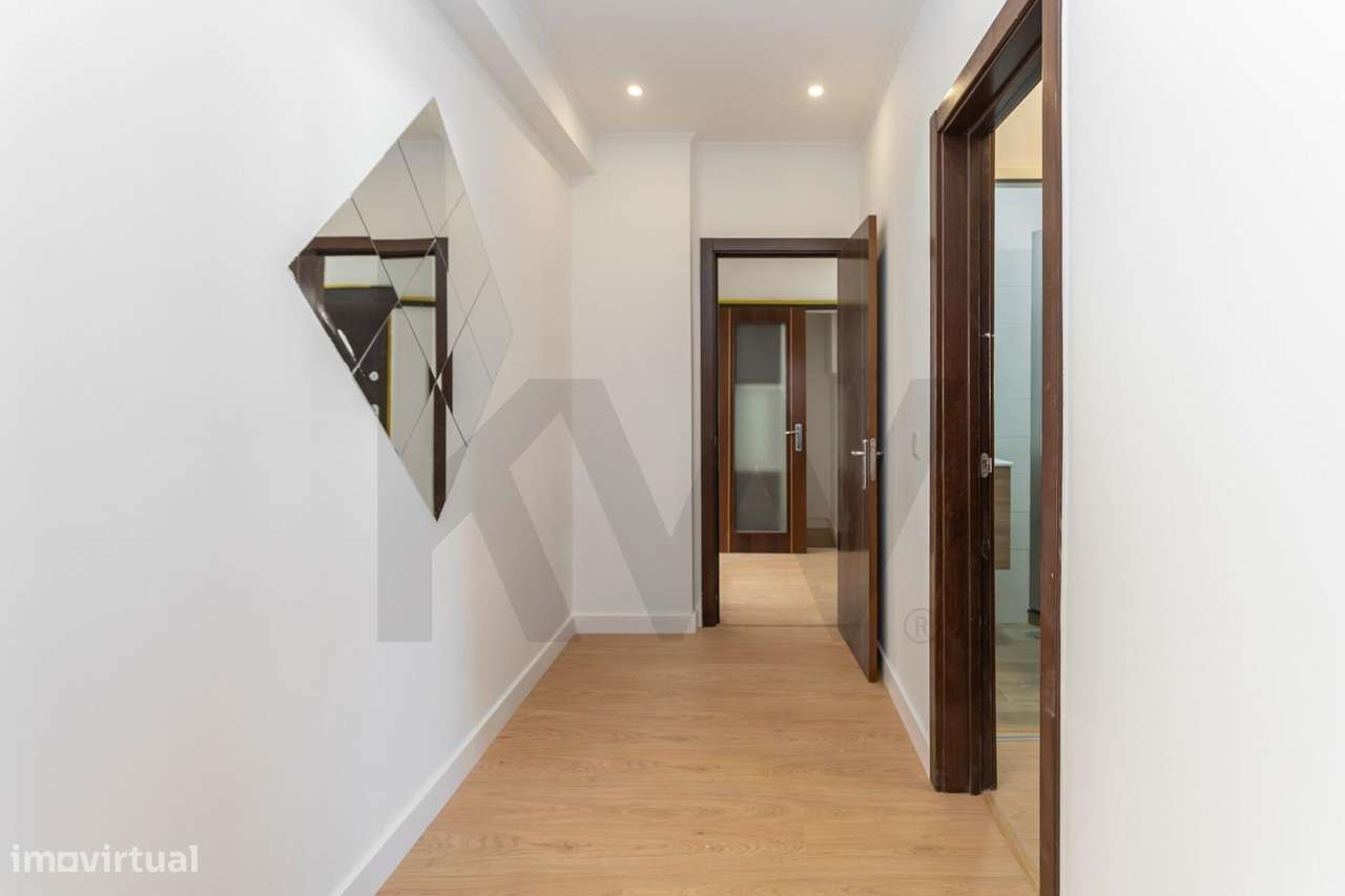 Apartamento T4 transformado em T3 totalmente remodelado na Cova da Pi-4