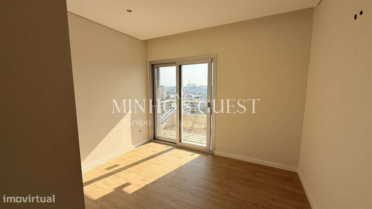Apartamento T3 Totalmente Remodelado c/ varanda - Maximinos, Braga-13