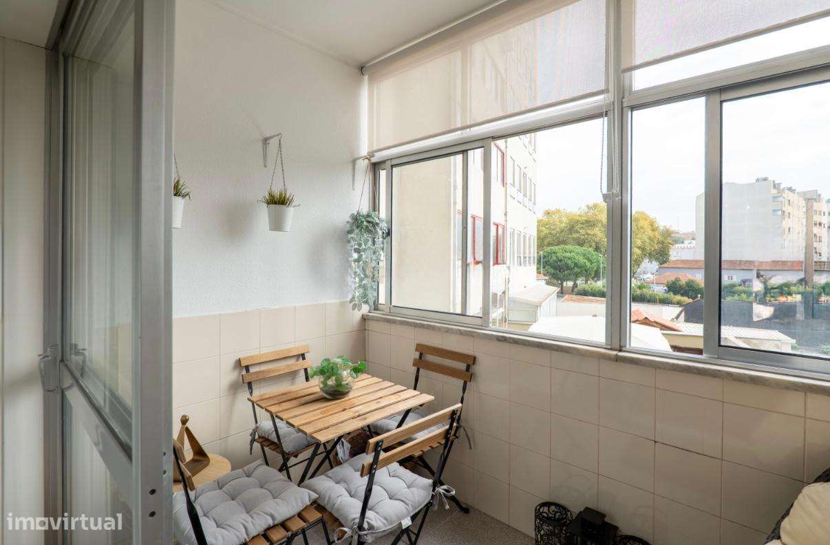 Apartamento T3 Renovado no coração de Matosinhos-12