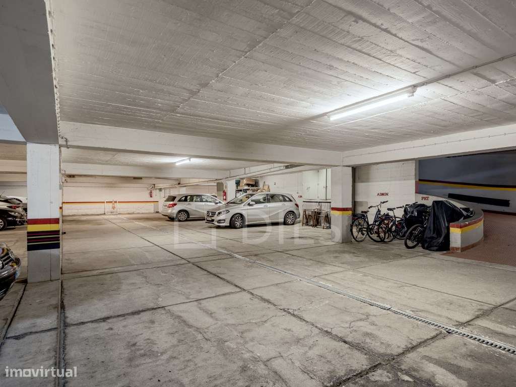 Apartamento T3 com garagem e vista rio, em Belém, Lisboa-20