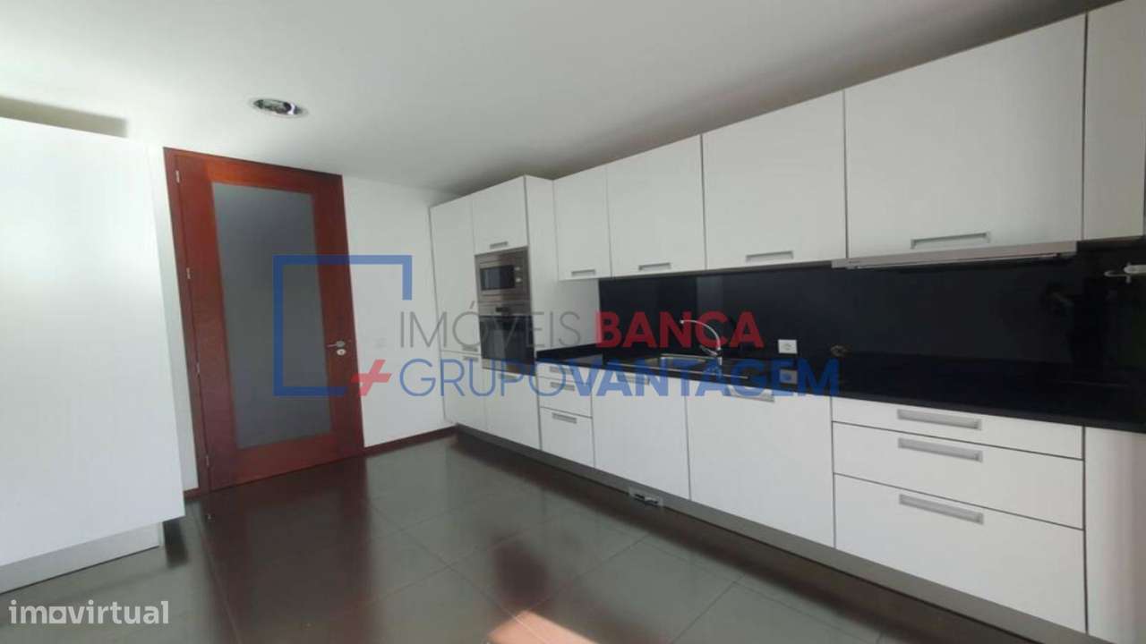 APARTAMENTO T2 - Praça das Flores - PORTO - Grande imagem: 5/15