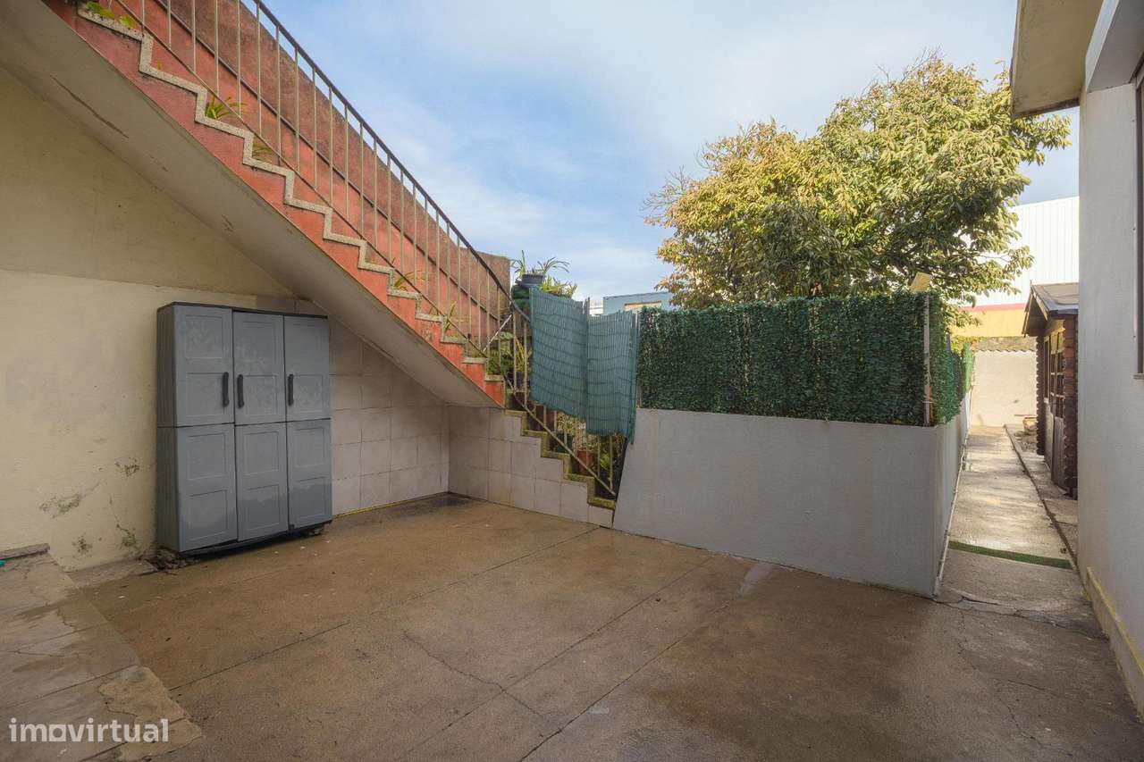 Andar Moradia T3 – Rés do Chão Totalmente Remodelado-25