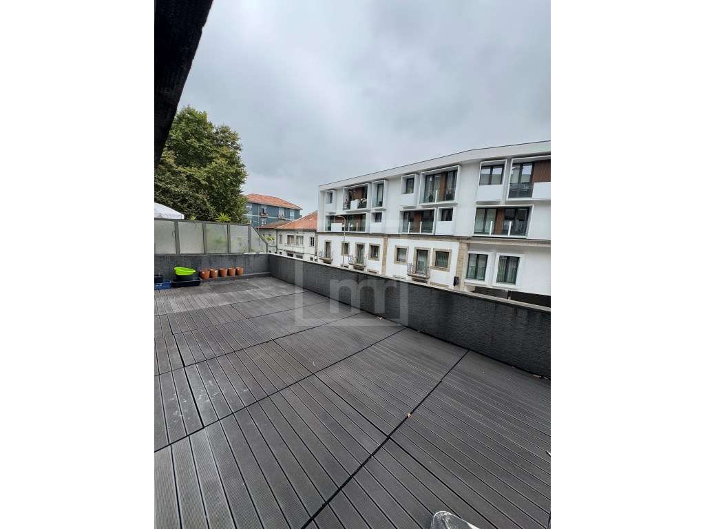 T2 - com terraço grande - centro de Santo Tirso-13