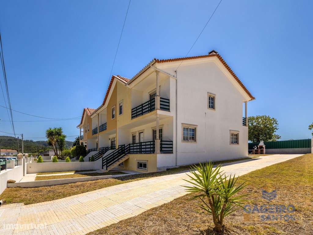 Moradia T3 em condomínio com terreno em Famalicão, Nazaré-34
