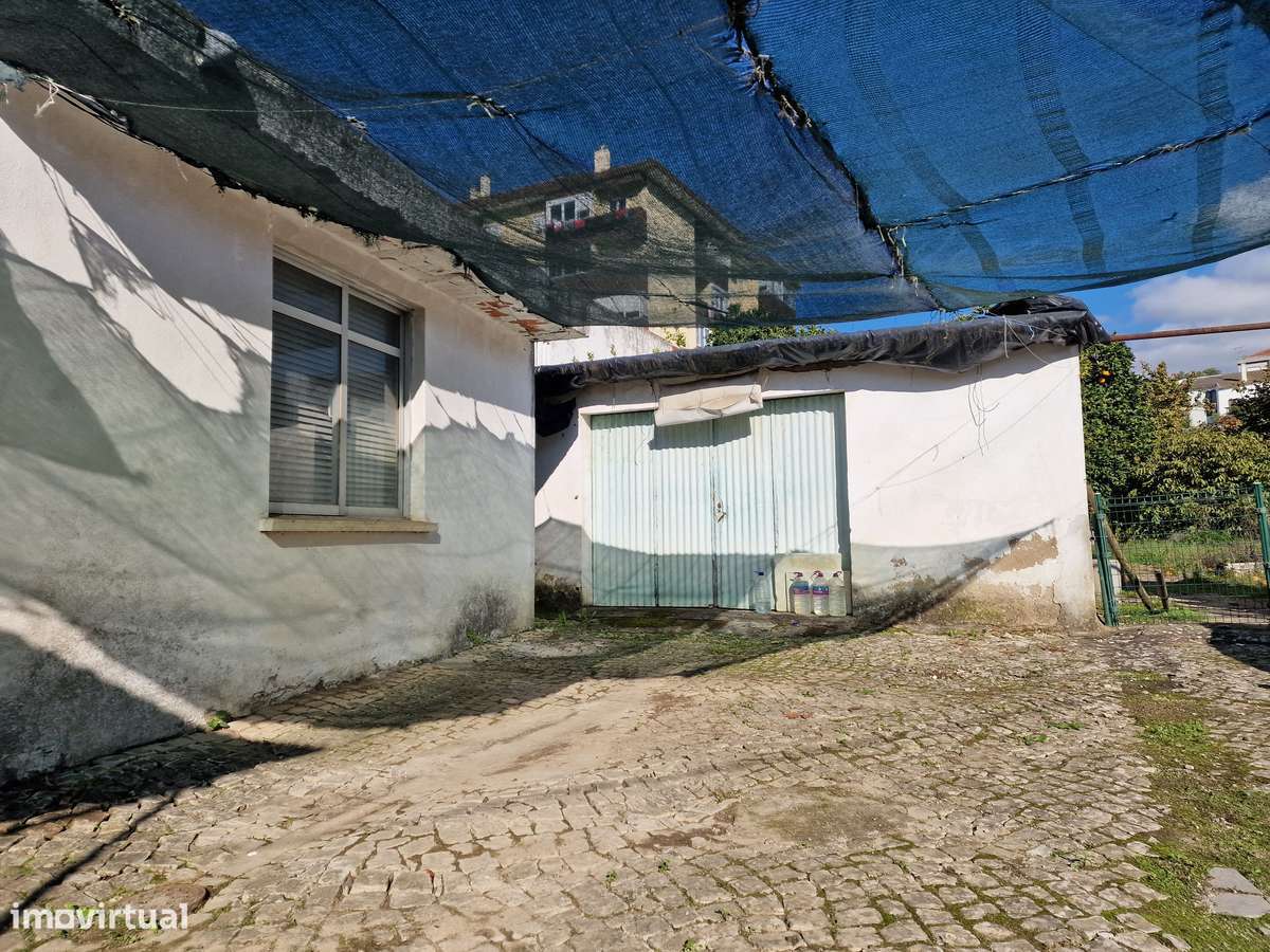 Terreno Misto com Elevado Potencial de Investimento-9