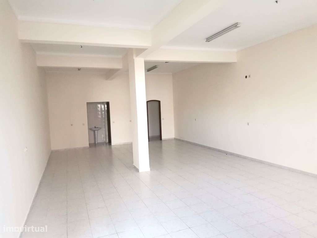 LOJA C/ SAÍDA FUMOS, CASAL COTÃO, SÃO MARCOS-8