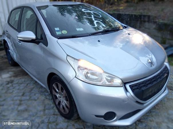 Peugeot 208 I 1.4 HDi 68cv - 2012 - Para Peças - 6