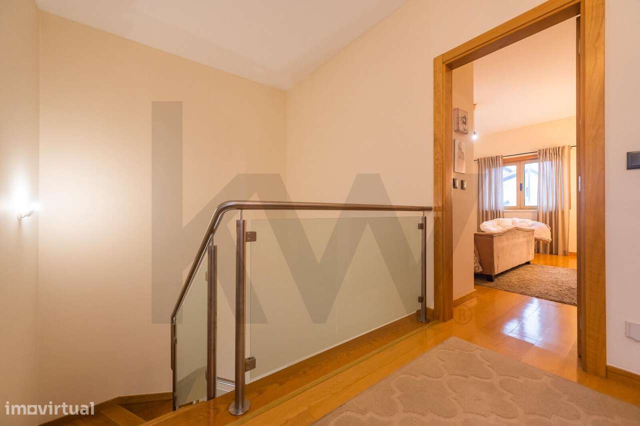 Moradia T4+1 em Agualva-Cacém – Conforto, Qualidade e Vista Desafogada-46