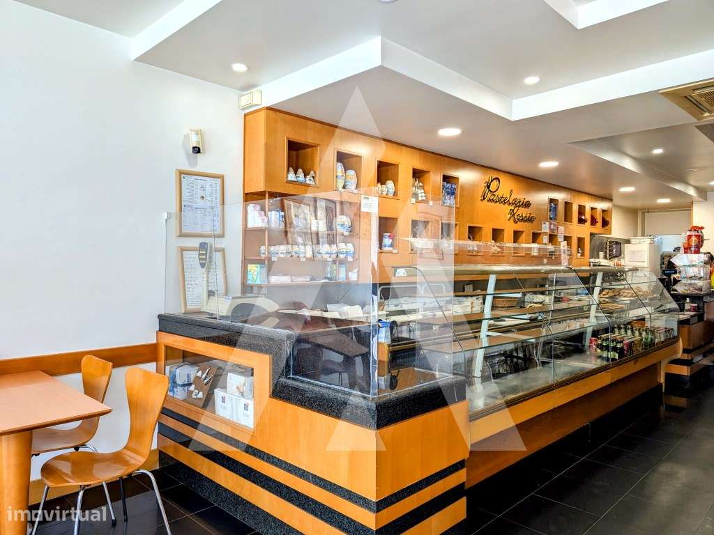 Loja no centro de Aveiro para venda e trespasse - Grande imagem: 4/27