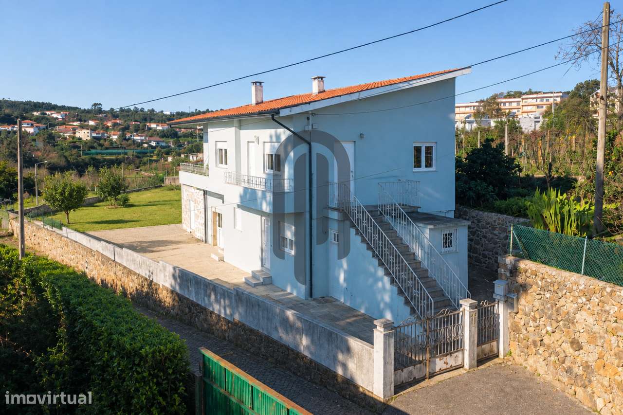 Moradia Bifamiliar com terreno com 1.500m2 em Esmeriz, Famalicão-12