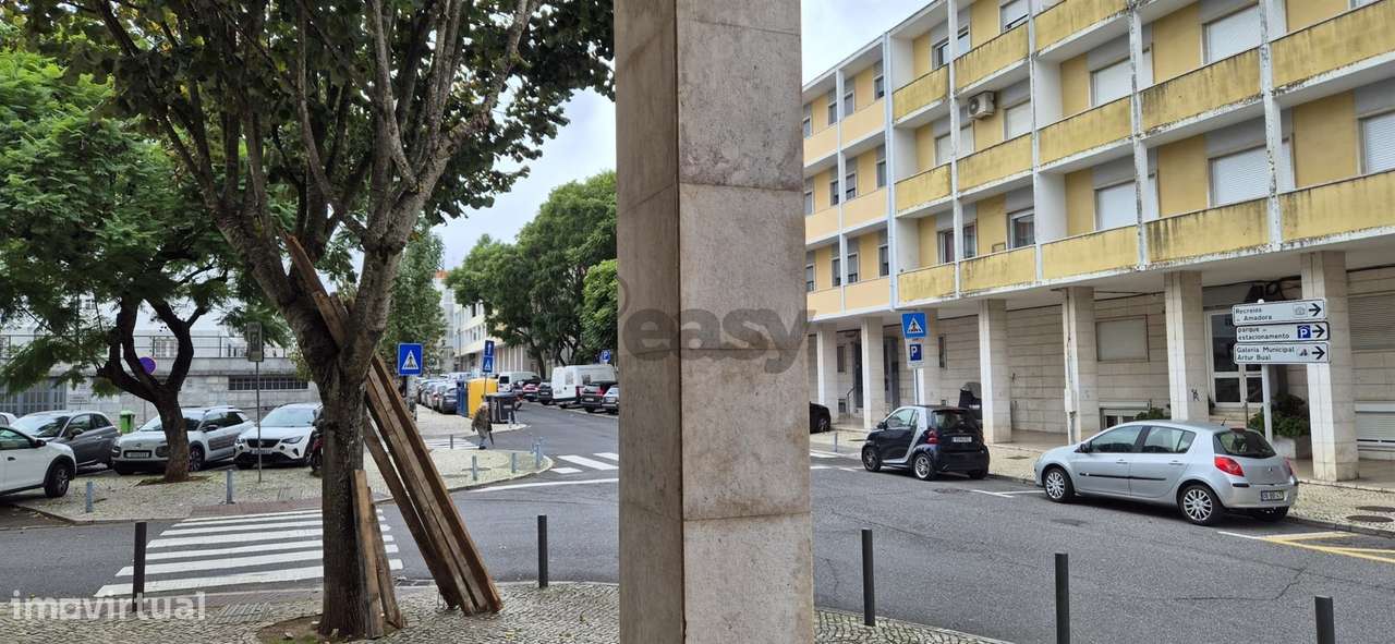 Loja com 66m2 na Venteira junto Igreja-6