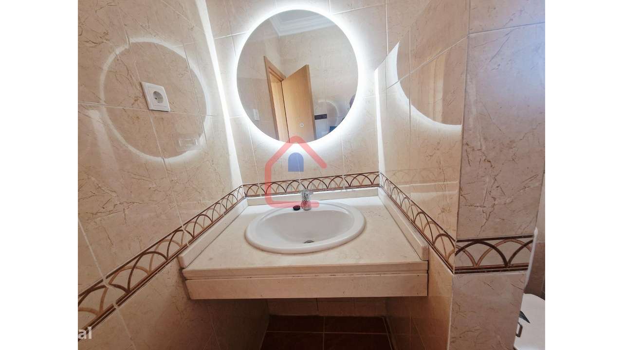Apartamento T4 em  GAMBIA-PONTES-ALTO DA GUERRA-41