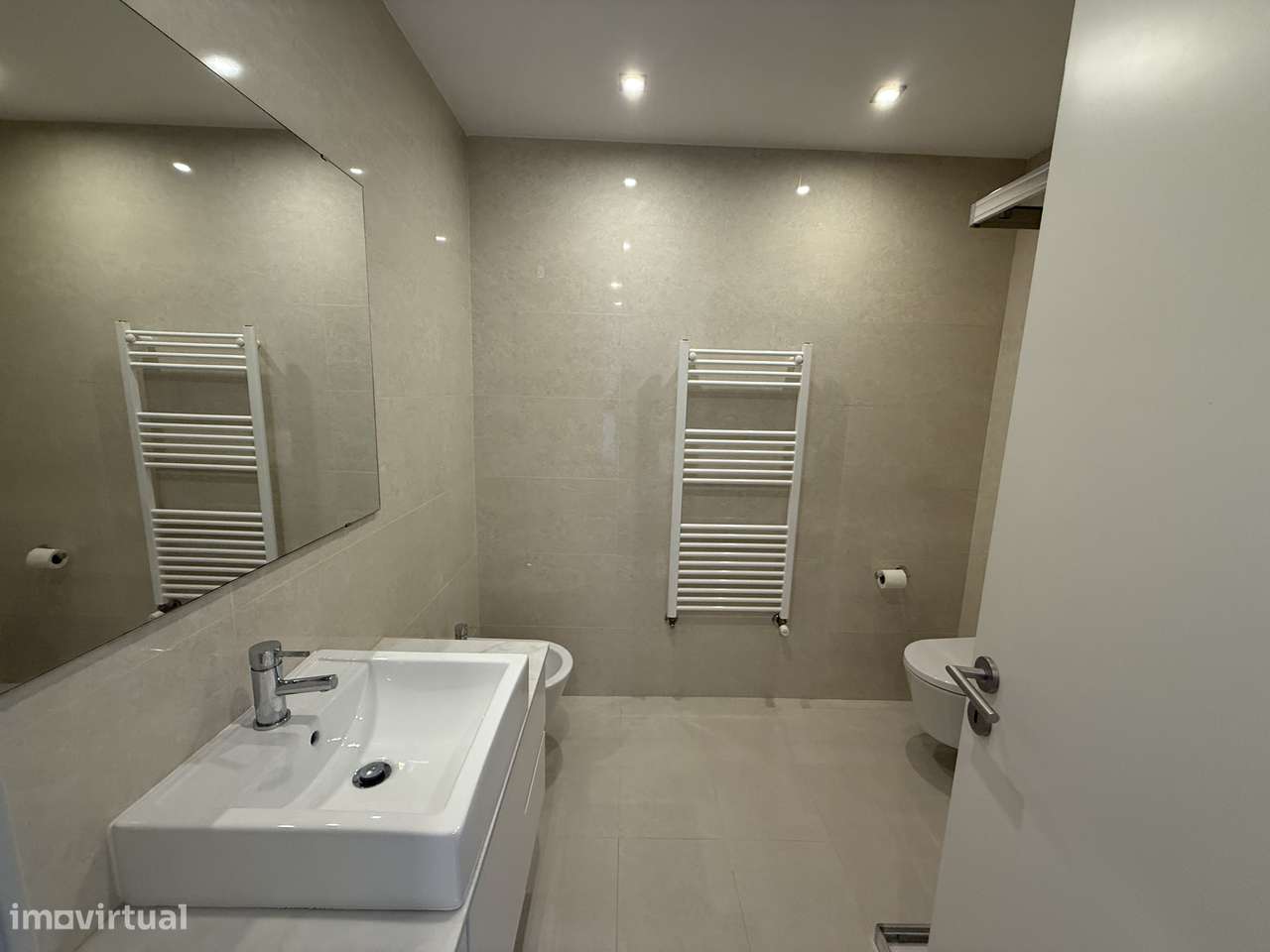 Apartamento T1 seminovo a 200 metros da praia-14