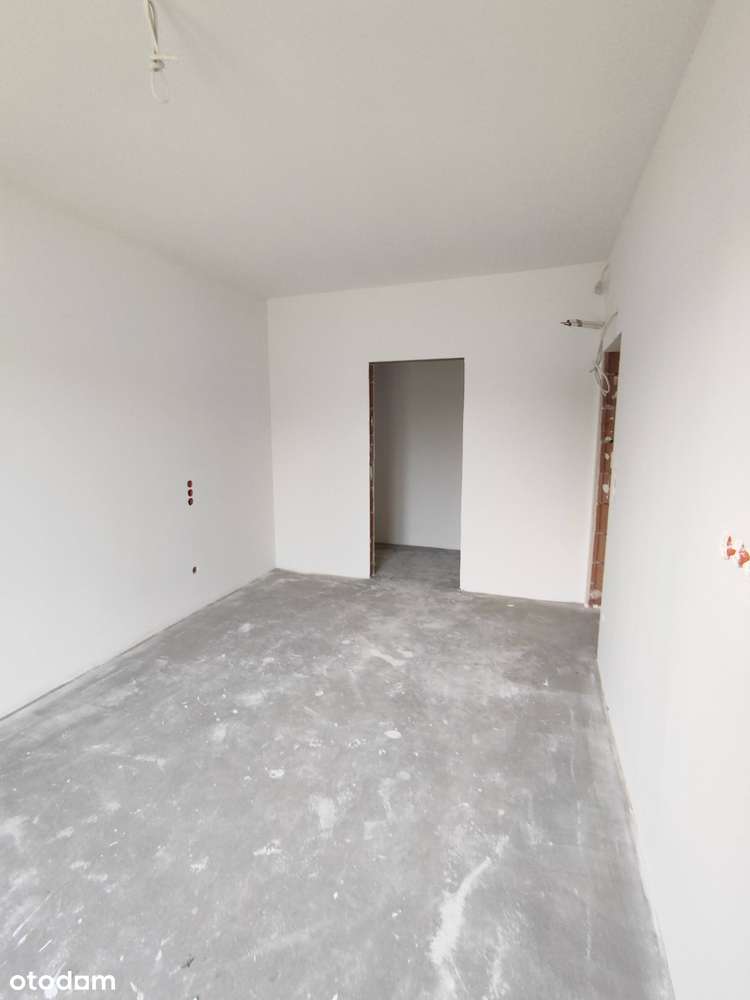 Nowoczesny dom 4 pokoje z garażem i klimatyzacją-10