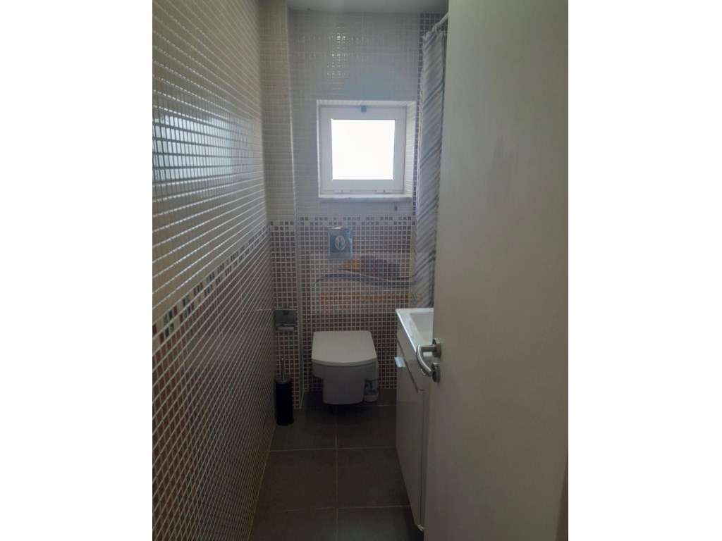 T2 Moderno na Pontinha - Conforto e Localização de Excelência - Grande imagem: 4/11