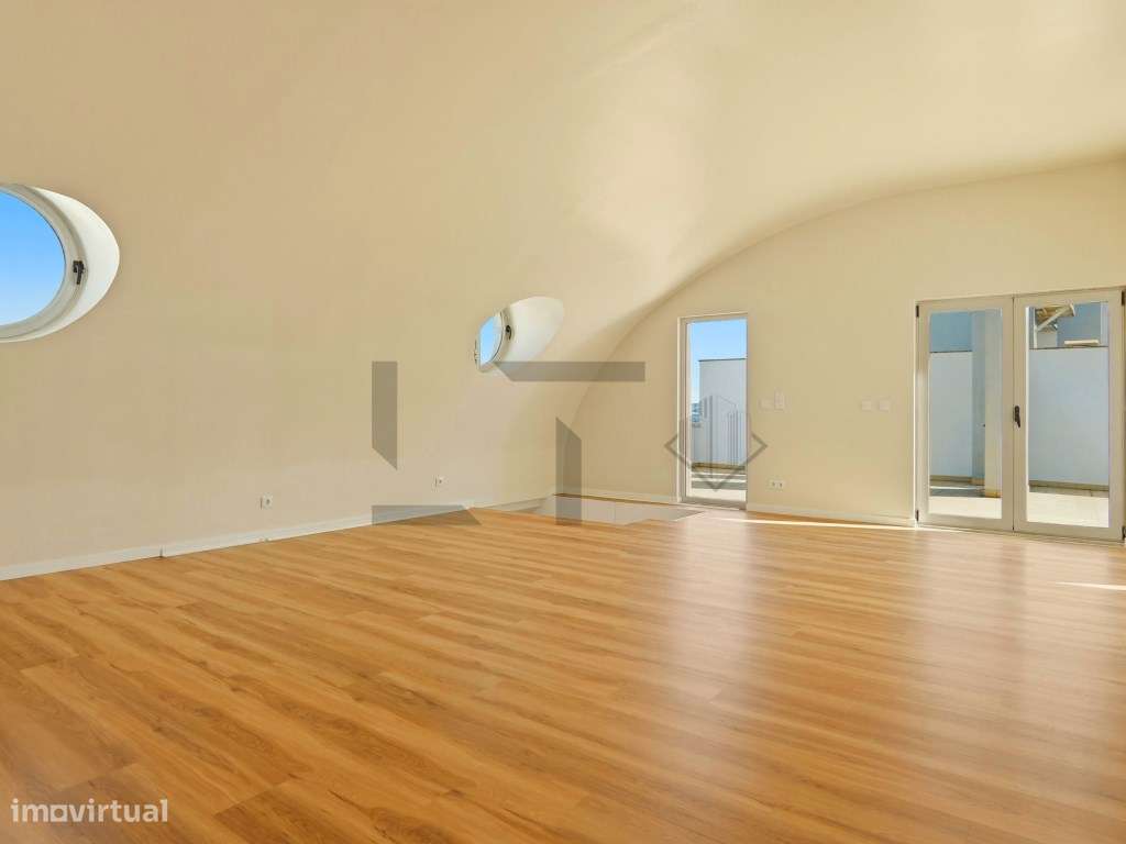 Penthouse T3 (possível T4) com Terraço, plena vista Rio e Garagem, ...-43