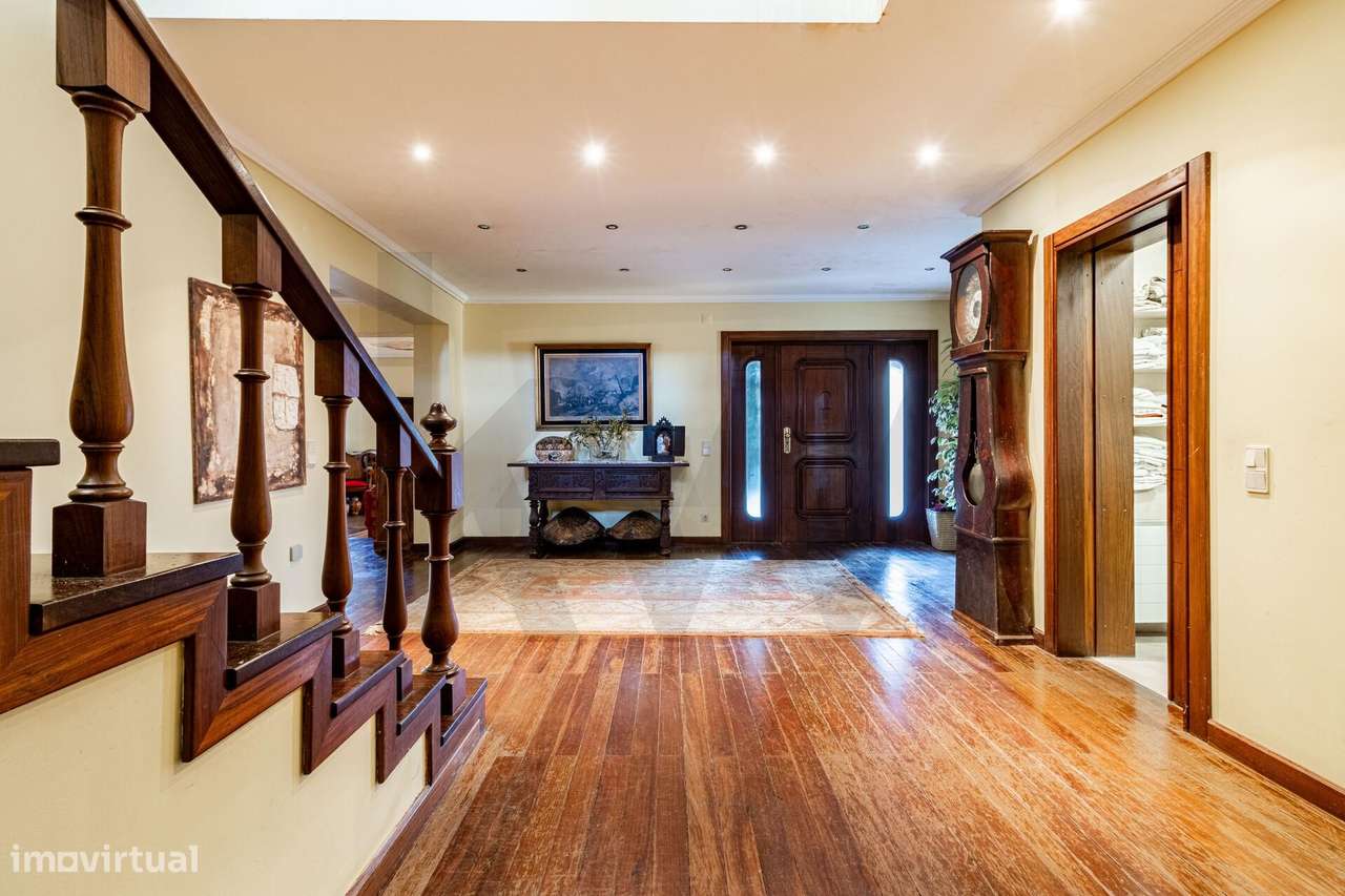 Moradia T6 de Arquitetura Contemporânea em São João da Madeira - Grande imagem: 4/31