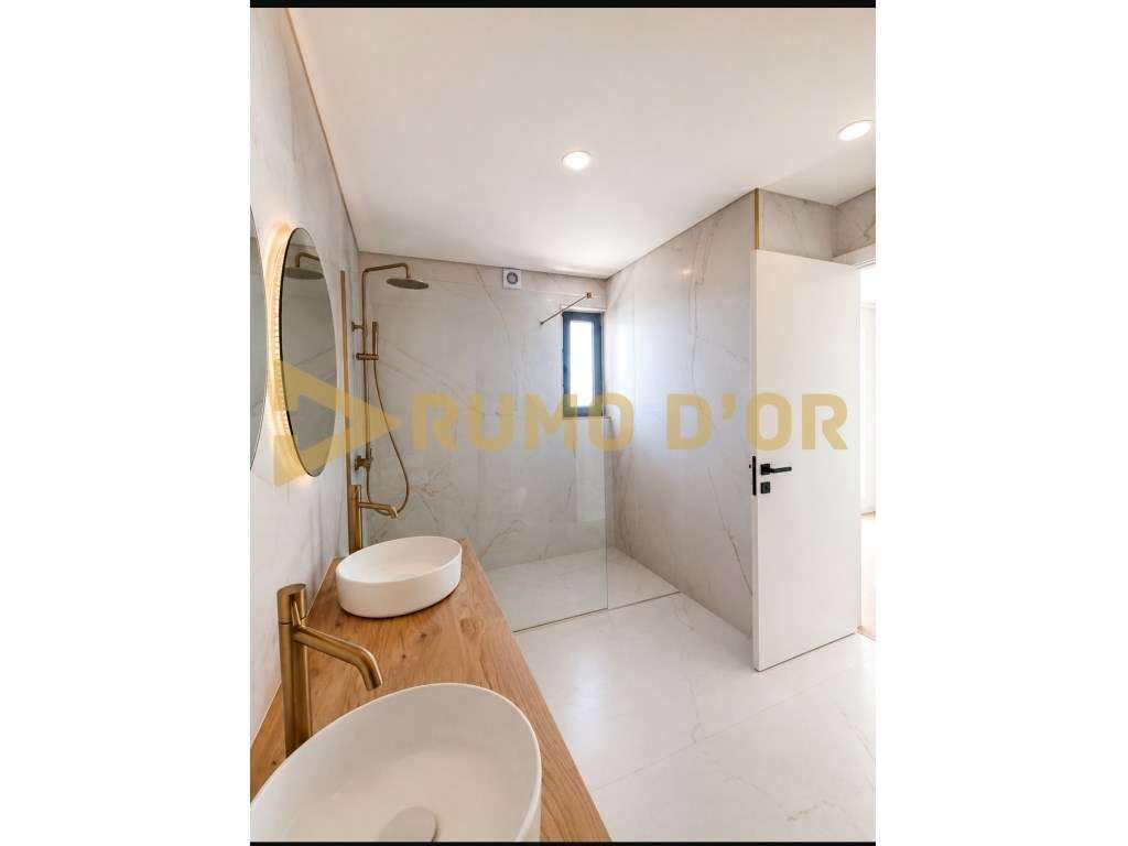 Moradia T4, garagem e piscina em Condomínio privado Albufeira-23
