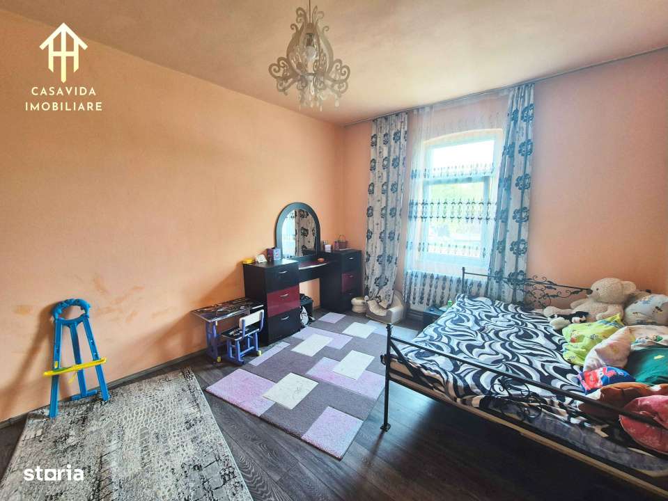 Casa de vanzare in Ciresu-2