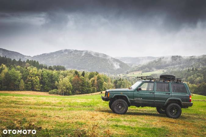 Jeep Cherokee 4.0 Limited - 9