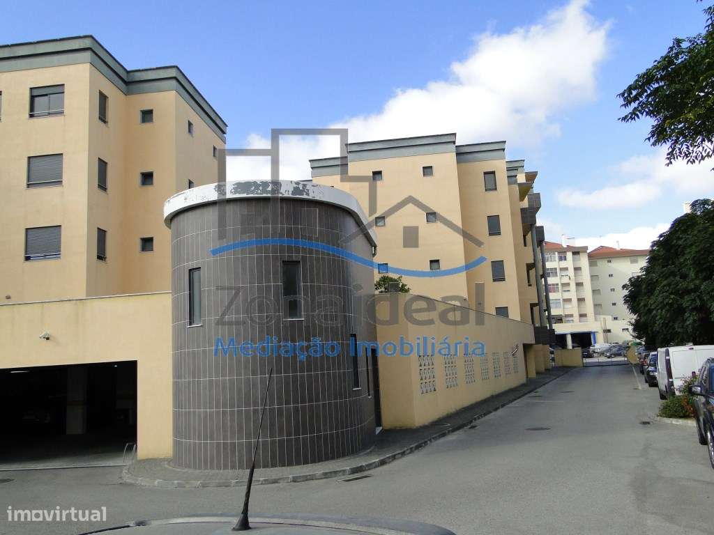 Apartamento T3 com terraço, 2 parqueamentos - Condomínio Top Reside...-28