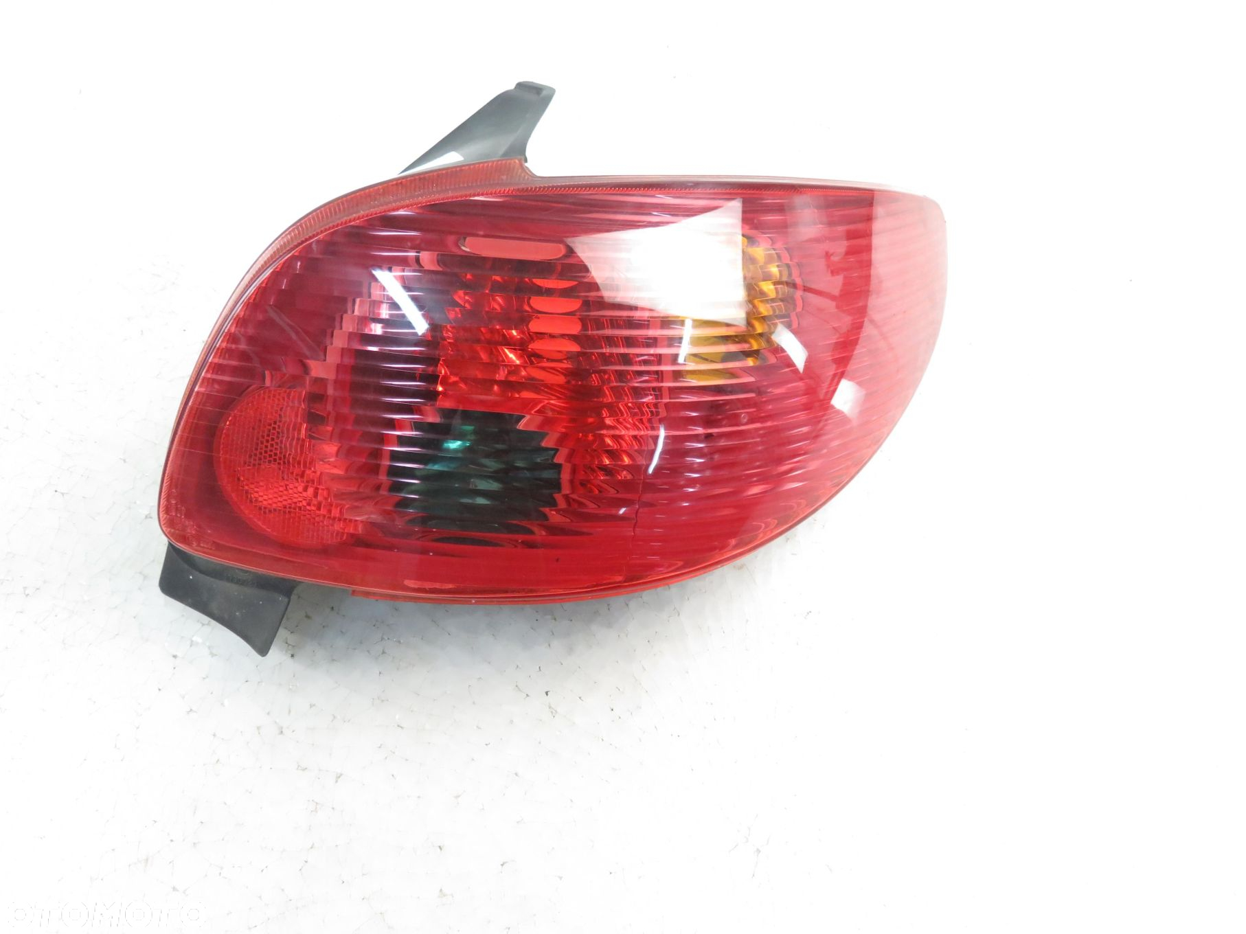 LAMPA PRAWA TYLNA PEUGEOT 206 - 2