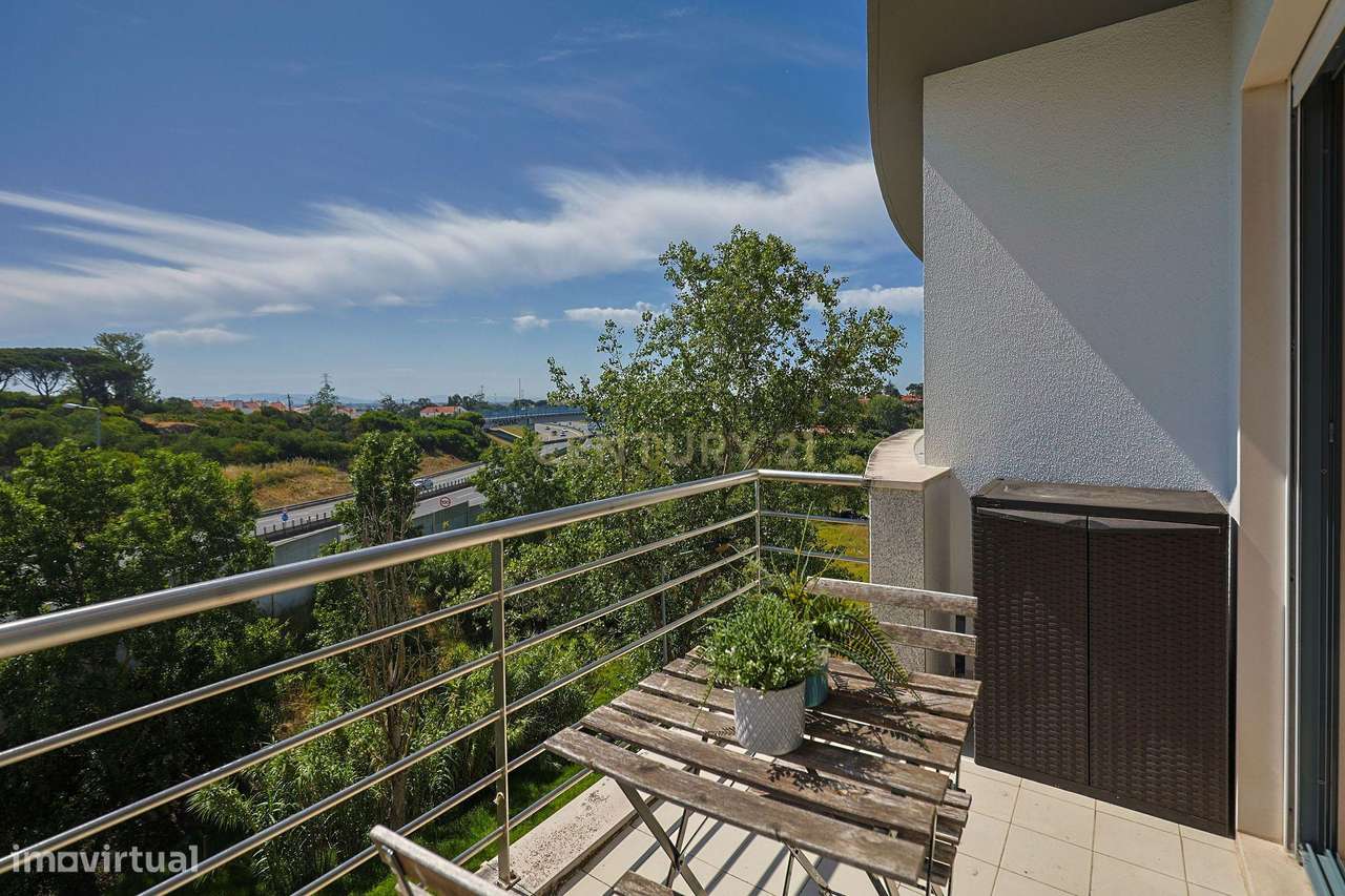 Apartamento T2, com Lugar de Parqueamento e Arrecadação, Quinta de São-9