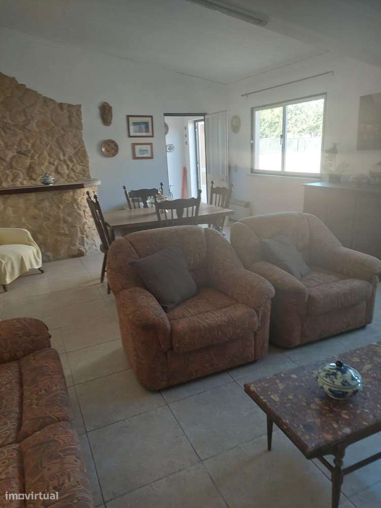 Moradia T2+1 com piscina em Salvaterra De Magos.-24
