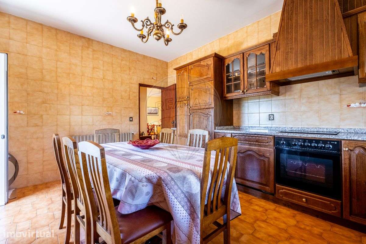 Moradia T4 para venda-18