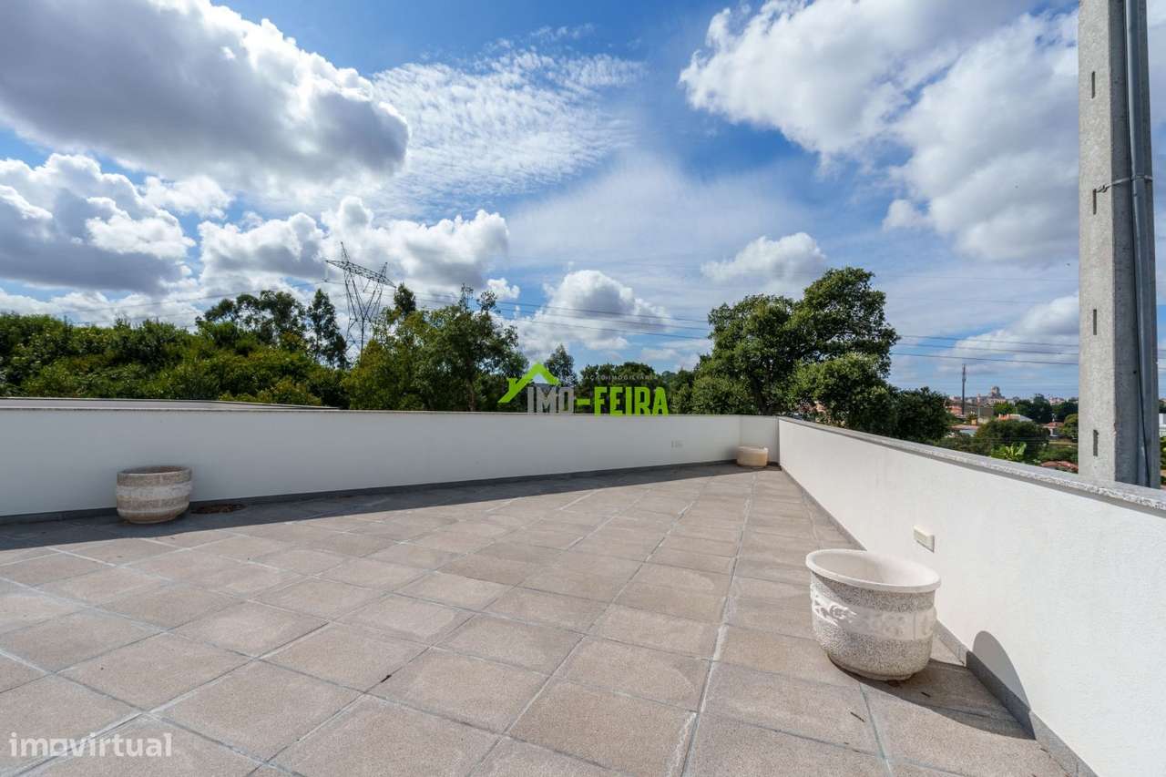 MORADIA LUXO COM PISCINA-33