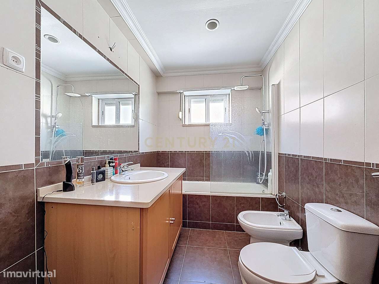 Apartamento T3 em Amora, Seixal - Oportunidade Única!-13