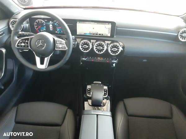 Mercedes-Benz A 200 4MATIC Aut. - 12