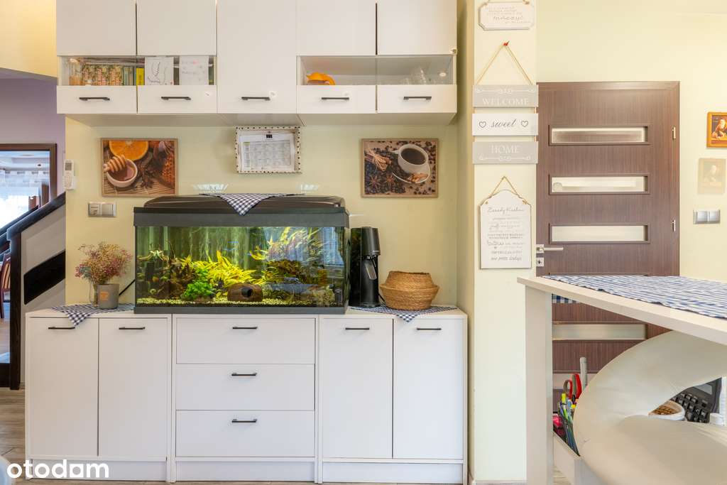 Funkcjonalny dom z garażem i ogrodem!-7