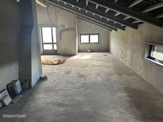 Moradia sita em Rio de Couro e Casal dos Bernardos-8