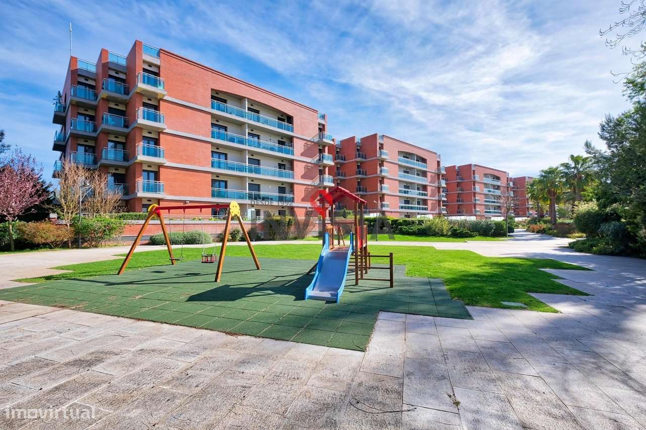 Apartamento T4 com 202,05m2 no Condomínio Fechado OMNIA IV-19