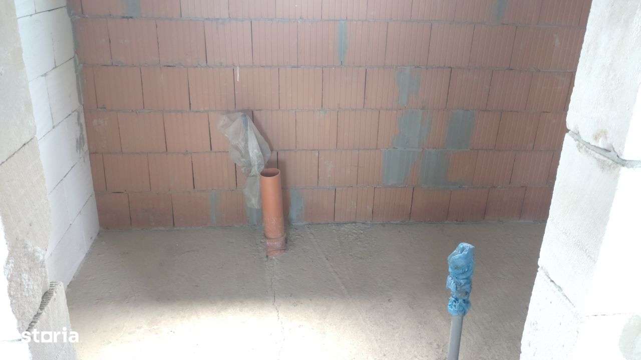 Vand casa in Salistea Noua-6