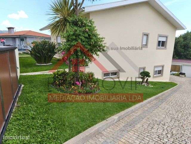 Moradia Bi-Familiar T3+T2 São Tiago Carreira STS - Grande imagem: 4/39