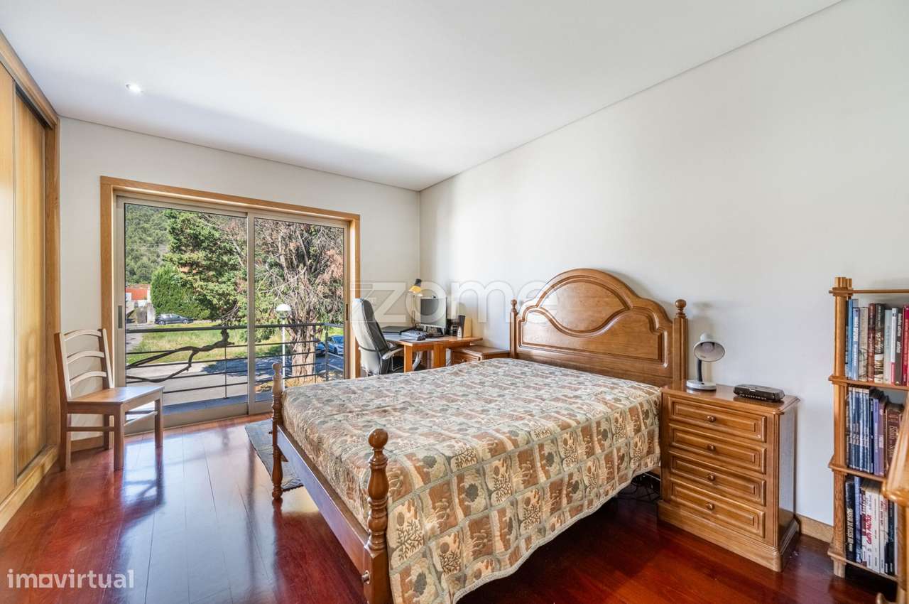 Moradia T4 com Jardim | Meadela-24