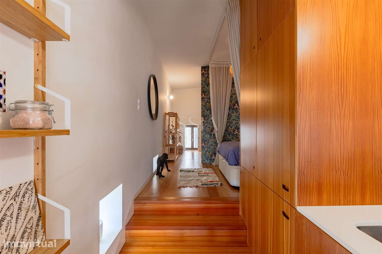 Apartamento T1 com Vista Rio na Alfândega do Porto-17