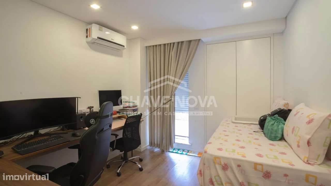 Apartamento T3 Renovado em São João da Madeira-20