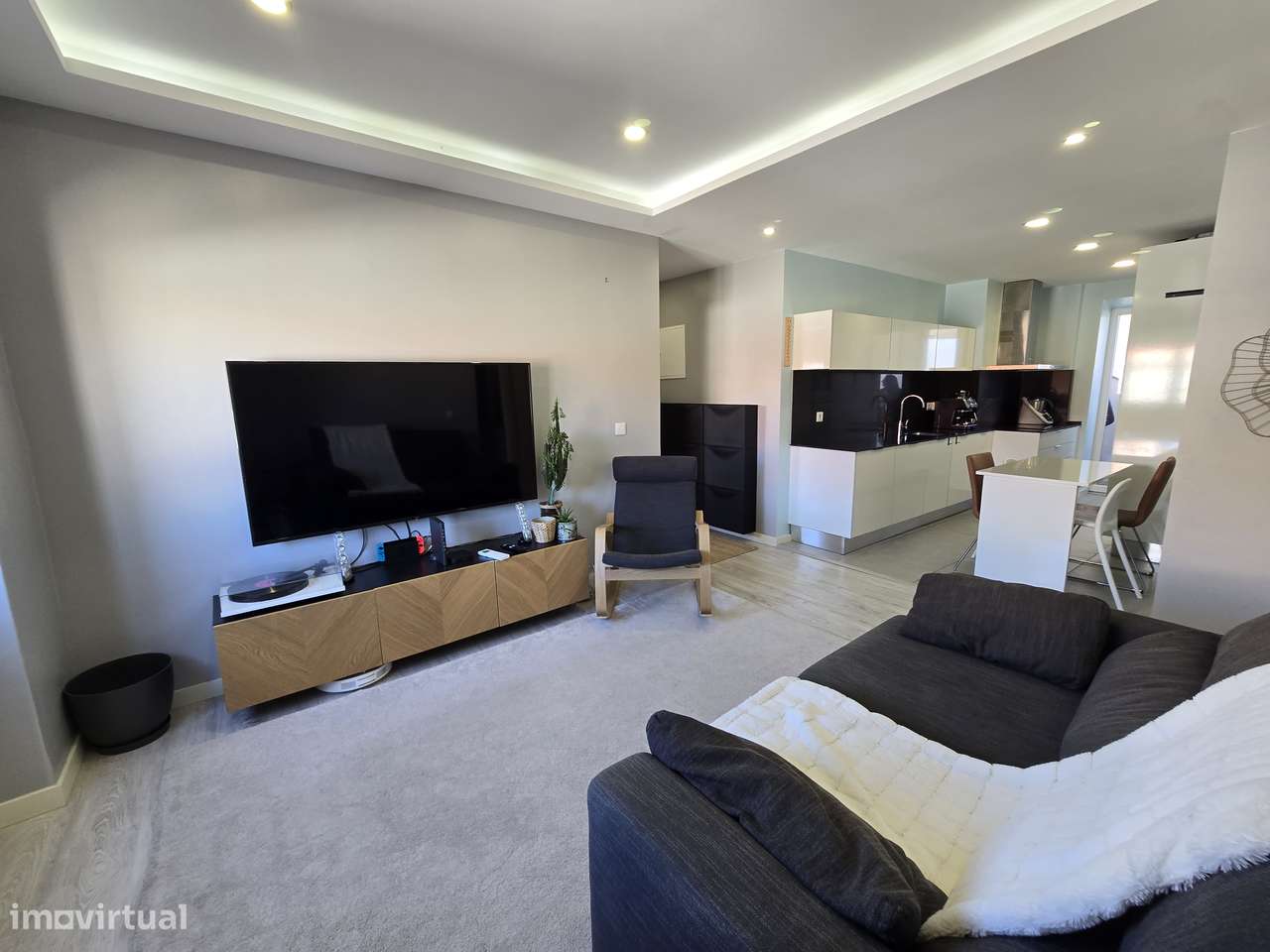 Apartamento T3 a dois paços do Metro e Comboio-12