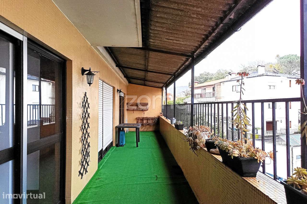 Apartamento T3 de cobertura, com terraço e garagem-8